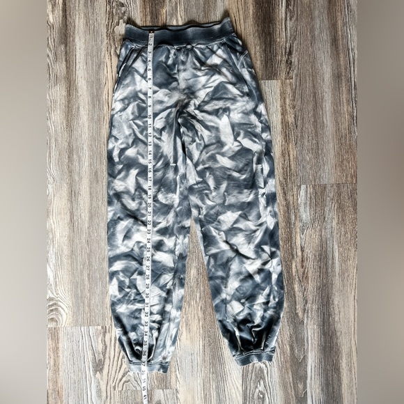 Lululemon LA Tapered Leg Joggers Women’s - Small - Picture 11 of 12